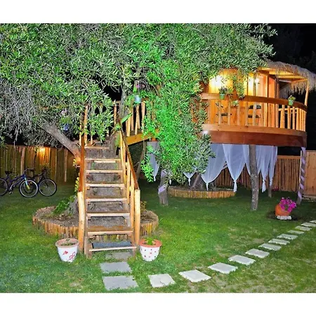 度假居 Elmar Tree House 罗达